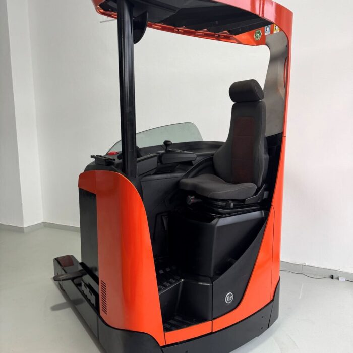 Toyota RRE160 (Ενοικίαση)